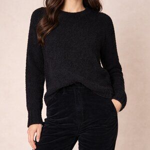 Social Standard Sweater size L